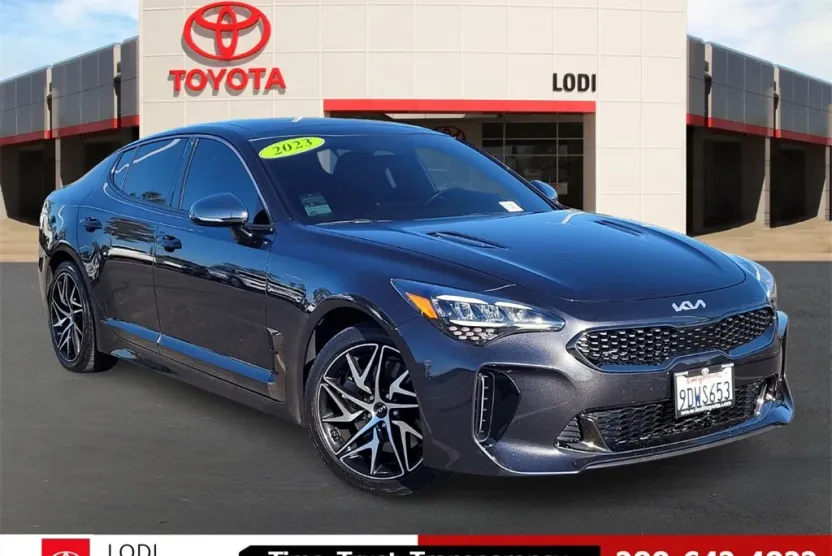 2023 Kia Stinger GT-Line photo 1