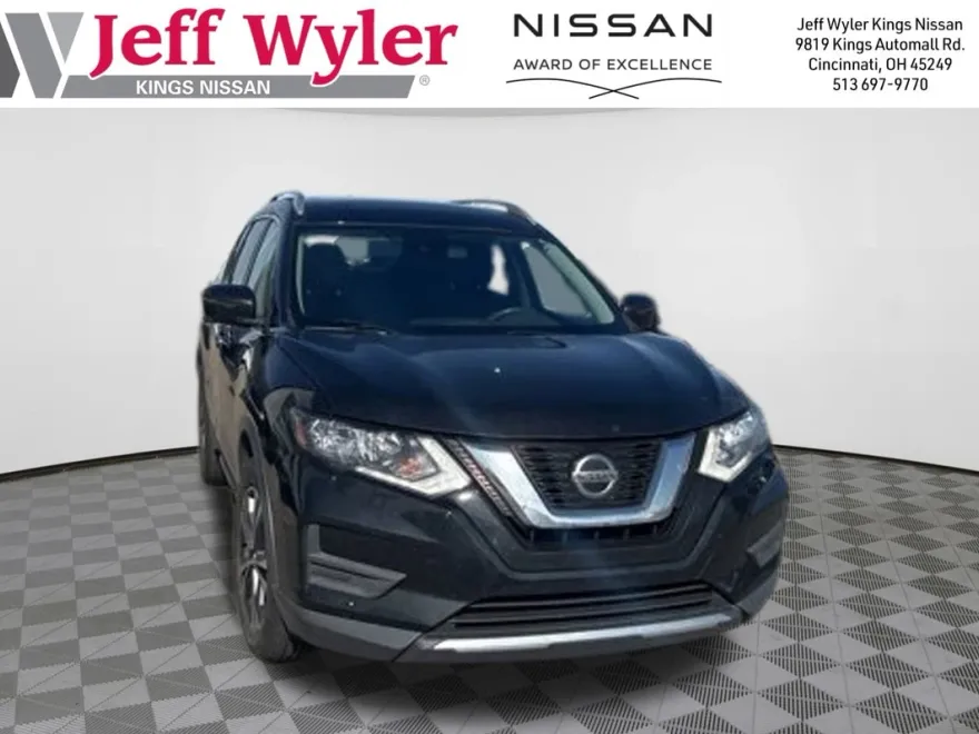 2019 Nissan Rogue SV photo 1
