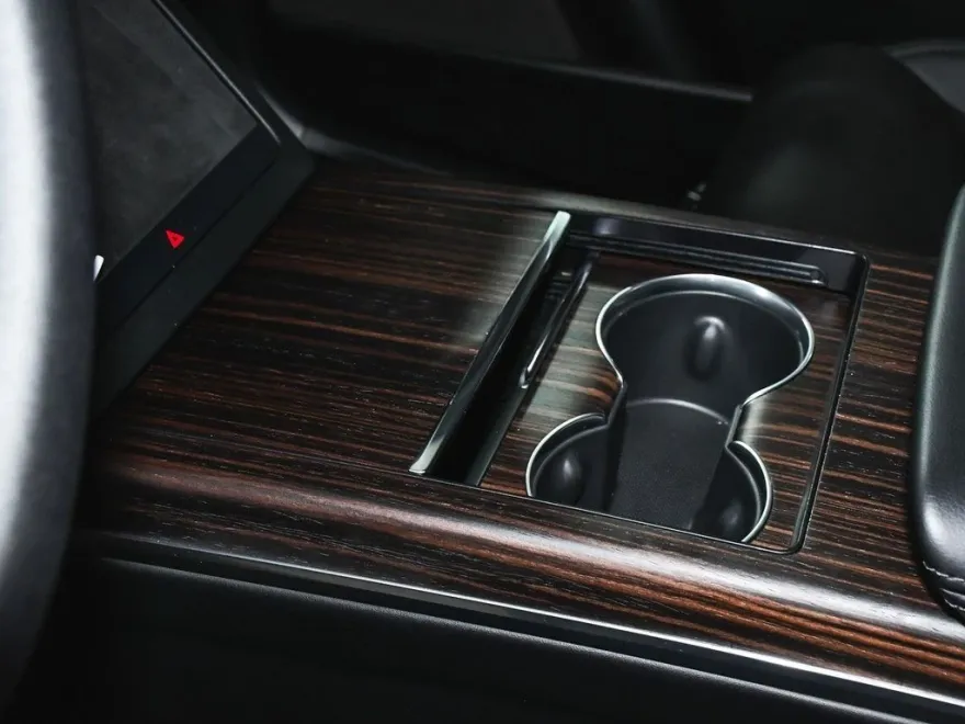 2024 Tesla Model X photo 28