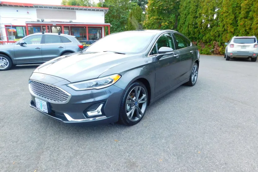 2020 Ford Fusion Titanium photo 1