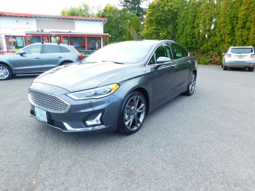 2020 Ford Fusion Titanium photo 1