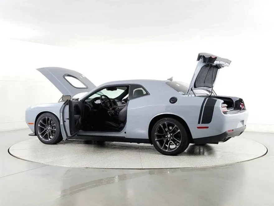 2022 Dodge Challenger R/T Scat Pack photo 9