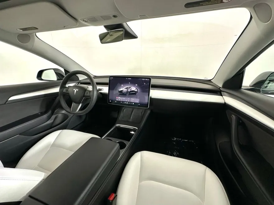 2022 Tesla Model 3 Long Range photo 1