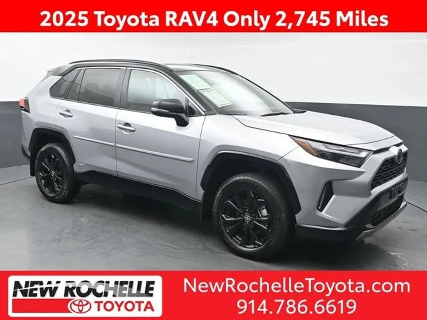 2025 Toyota RAV4 Hybrid XSE photo 1