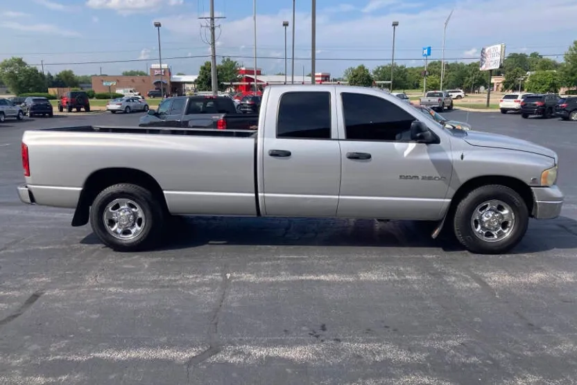2004 Dodge Ram Laramie photo 1