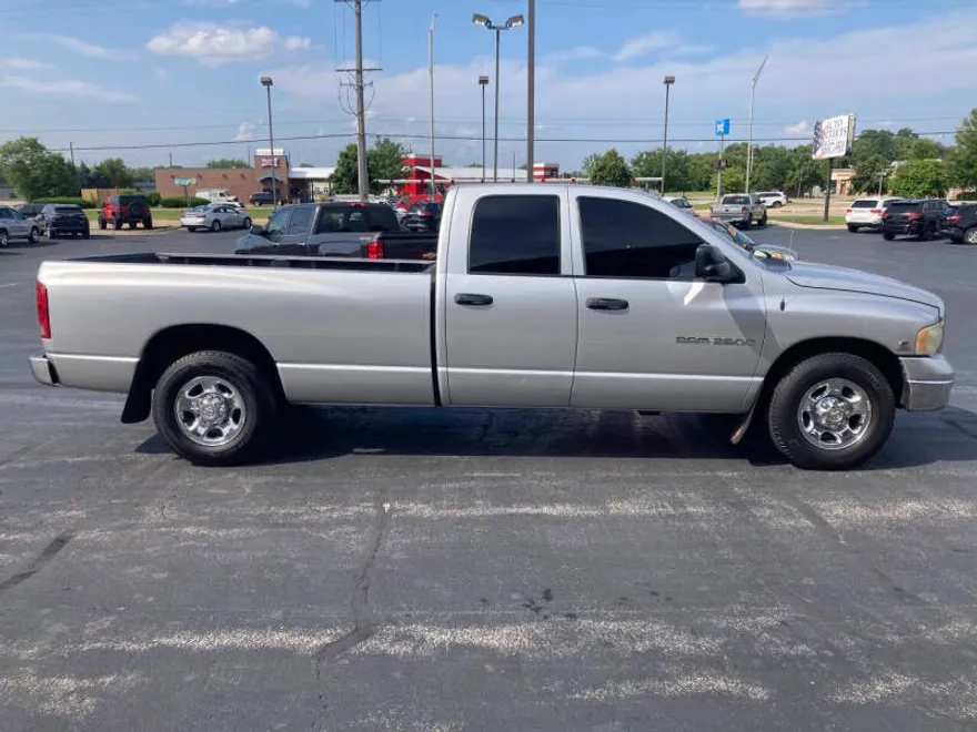 2004 Dodge Ram Laramie photo 1