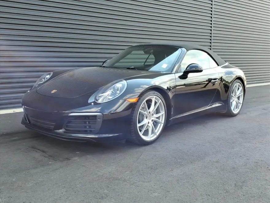 2017 Porsche 911 Cabriolet photo 1