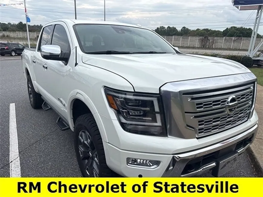 2021 Nissan Titan Crew Cab Platinum Reserve photo 1