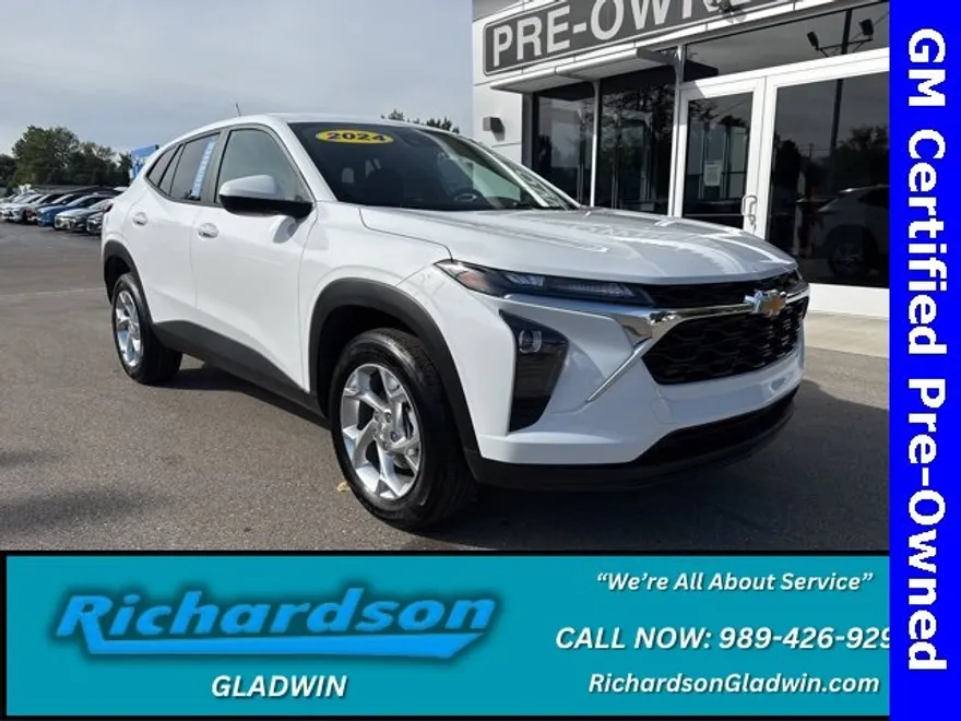 2024 Chevrolet Trax LS photo 1