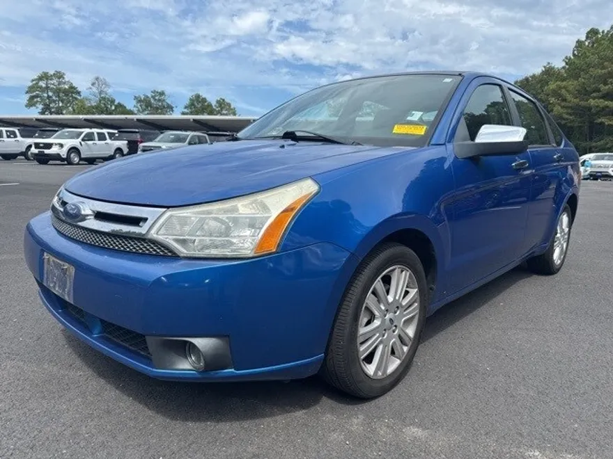2010 Ford Focus SEL Sedan photo 1