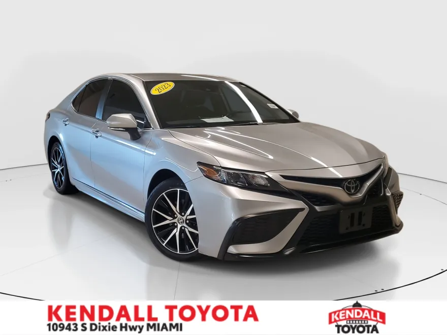 2023 Toyota Camry SE photo 1