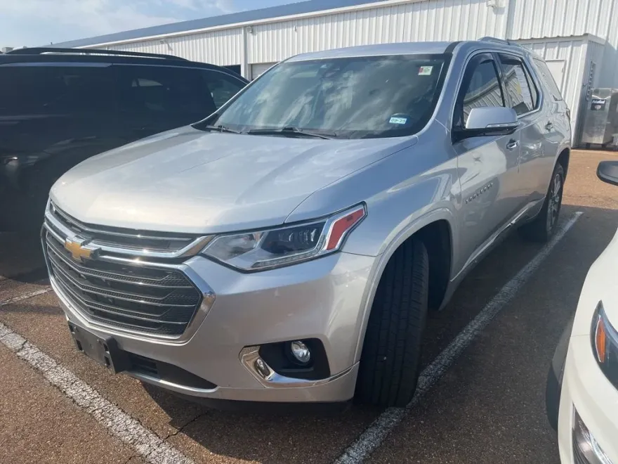 2018 Chevrolet Traverse Premier photo 1