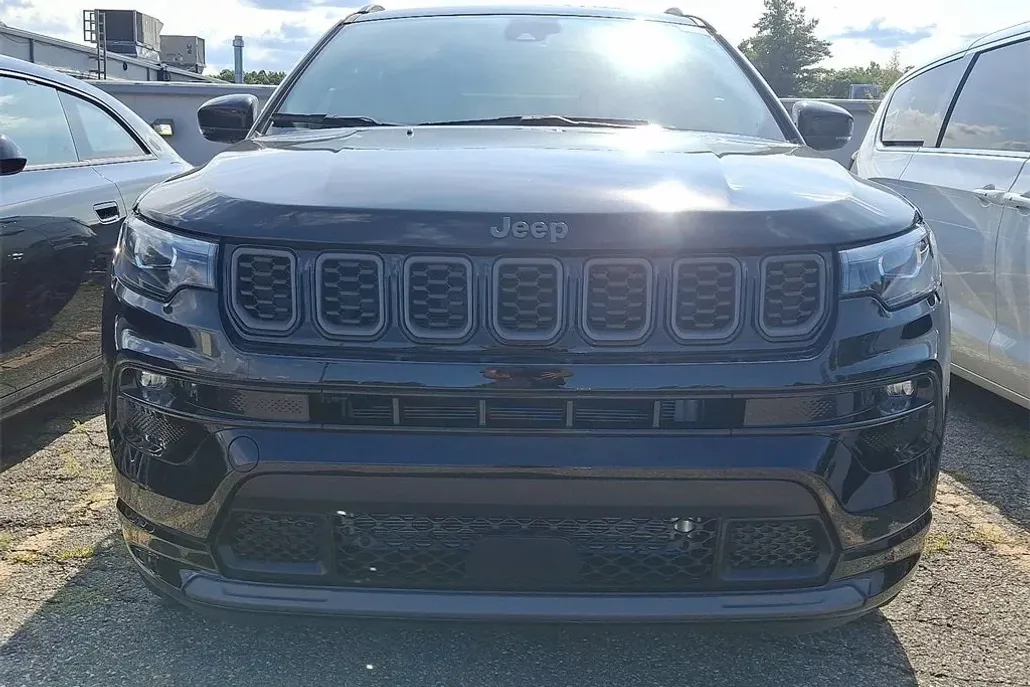 2025 Jeep Compass Limited photo 1