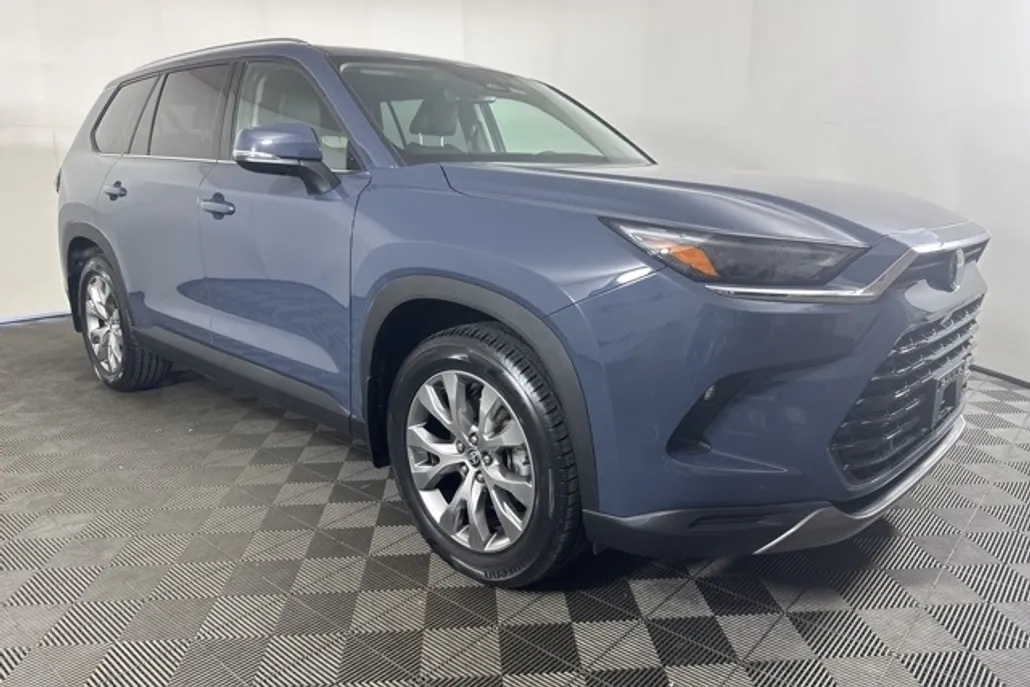 2024 Toyota Grand Highlander Limited photo 1