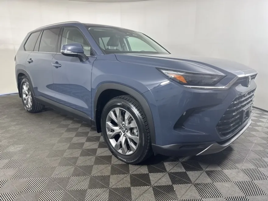 2024 Toyota Grand Highlander Limited photo 1