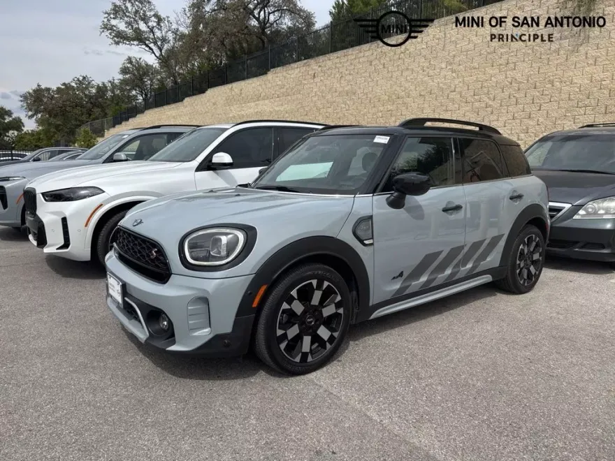 2023 Mini Countryman S Iconic photo 1