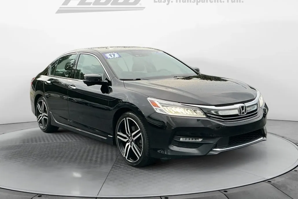 2017 Honda Accord Touring V6 photo 1