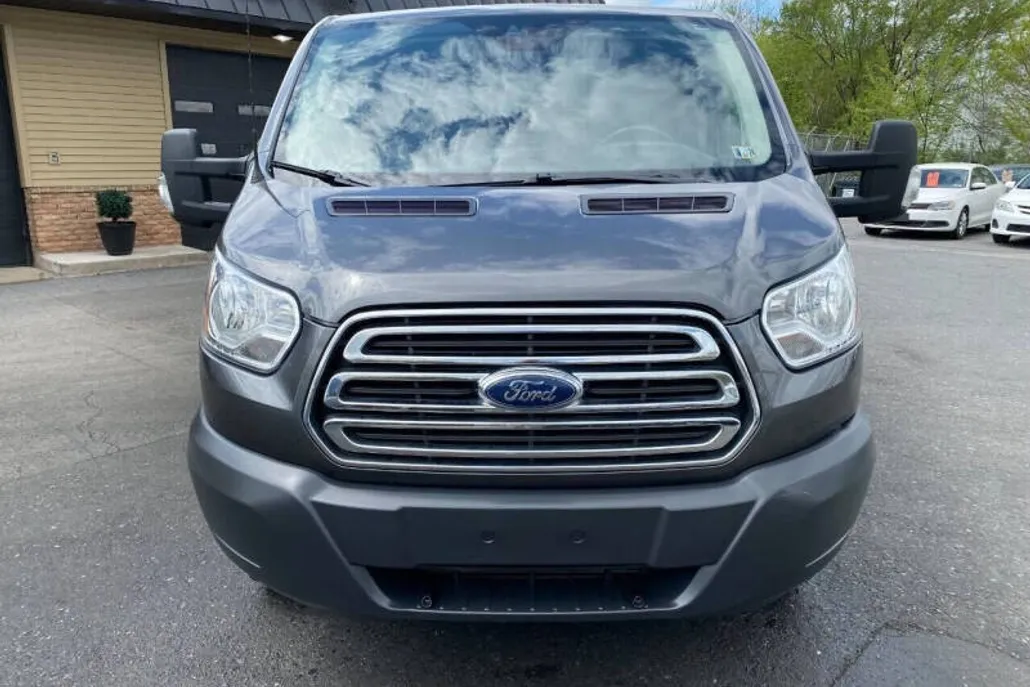 2016 Ford Transit XLT photo 1