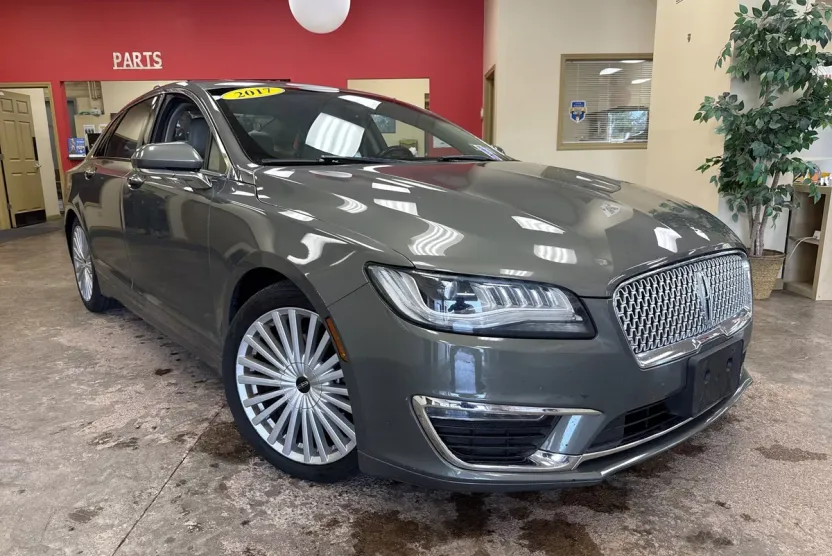2017 Lincoln MKZ Reserve photo 1