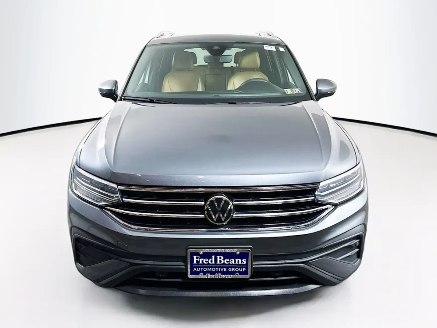 2022 Volkswagen Tiguan SE photo 1