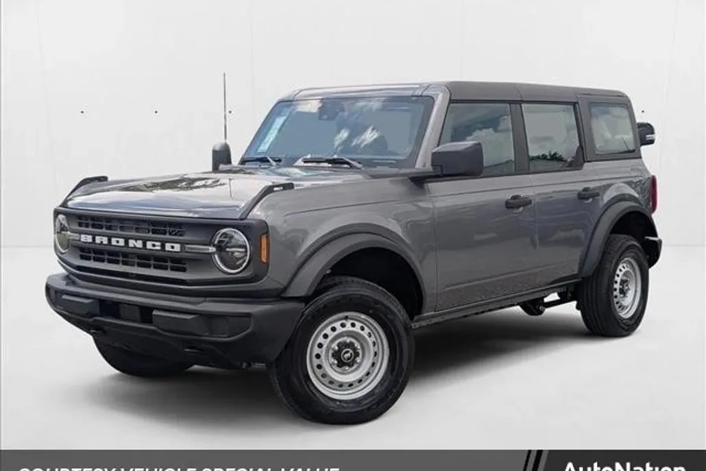 2025 Ford Bronco Base photo 1