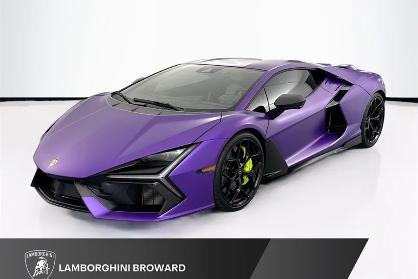 2024 Lamborghini Revuelto photo 1