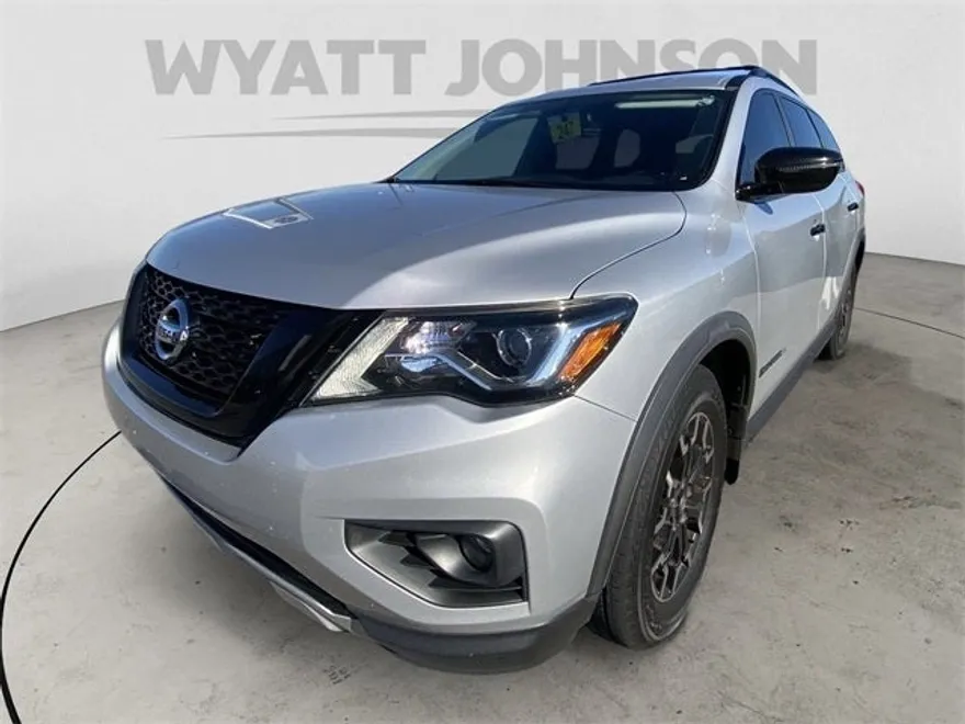 2020 Nissan Pathfinder SV photo 1