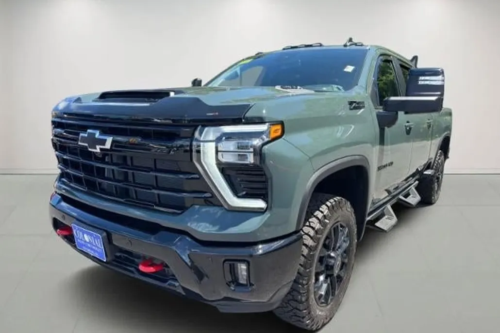 2025 Chevrolet Silverado 3500HD LT photo 1