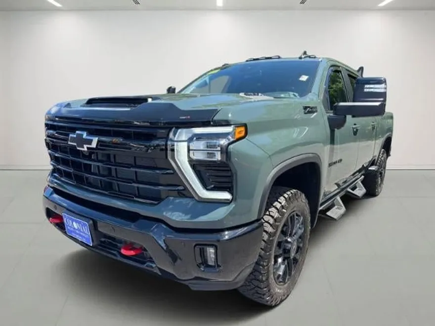2025 Chevrolet Silverado 3500HD LT photo 1