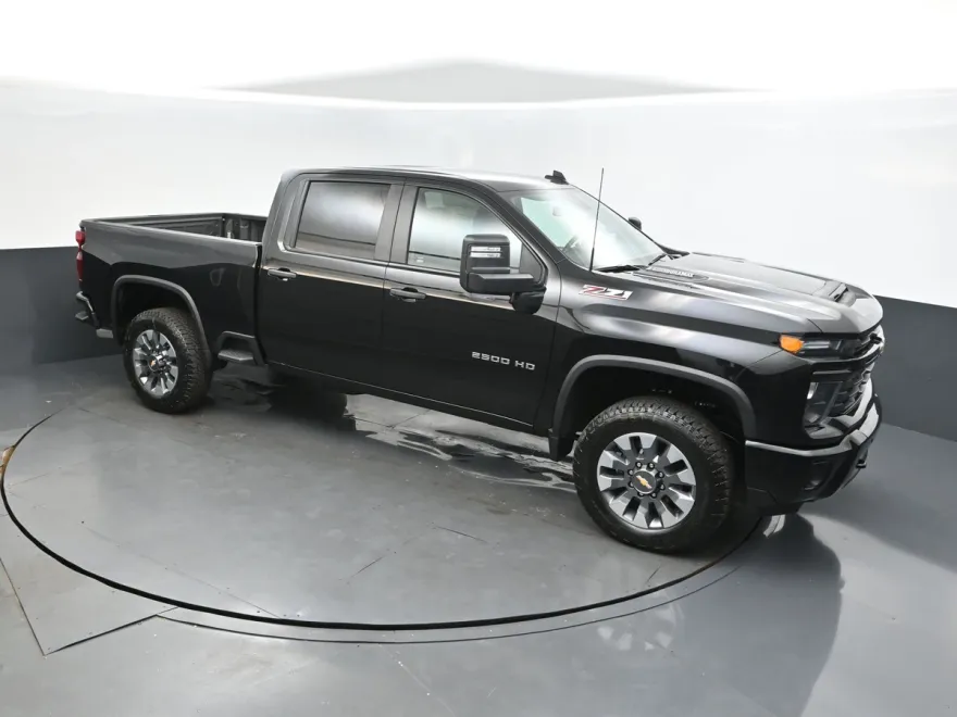 2025 Chevrolet Silverado 2500HD Custom photo 1