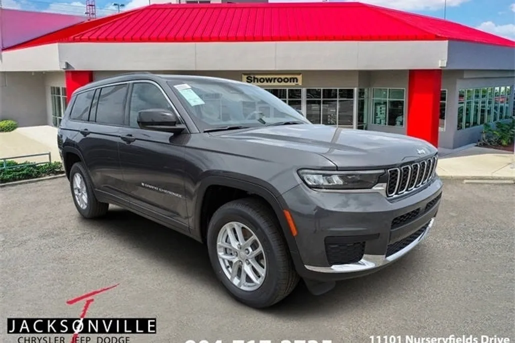 2025 Jeep Grand Cherokee Laredo photo 1