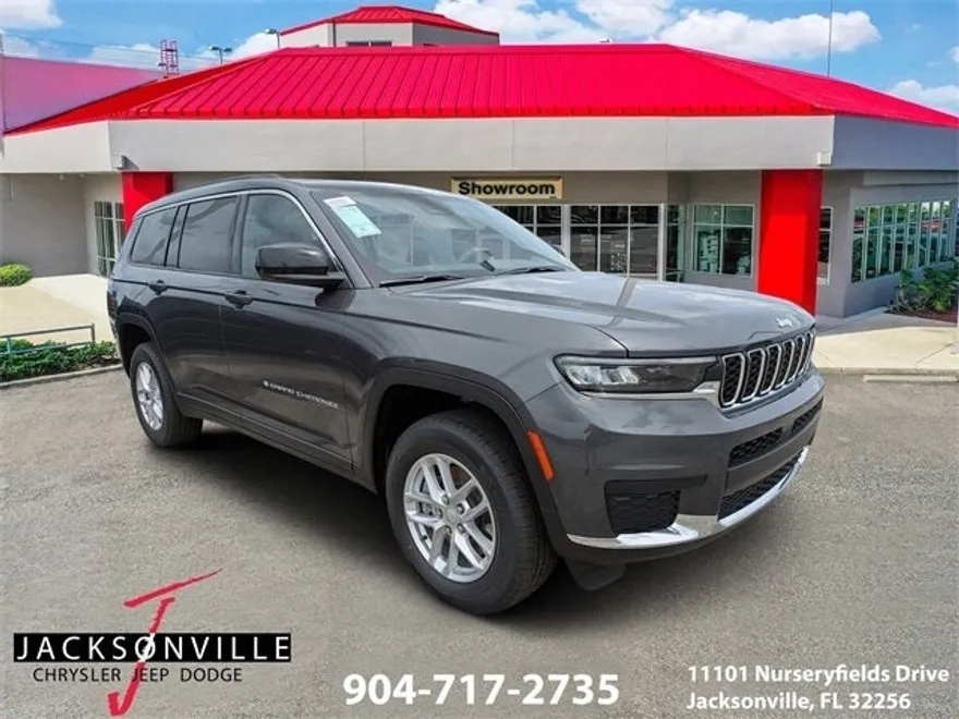 2025 Jeep Grand Cherokee Laredo photo 1