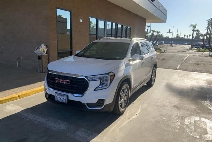 2022 Gmc Terrain SLE photo 1