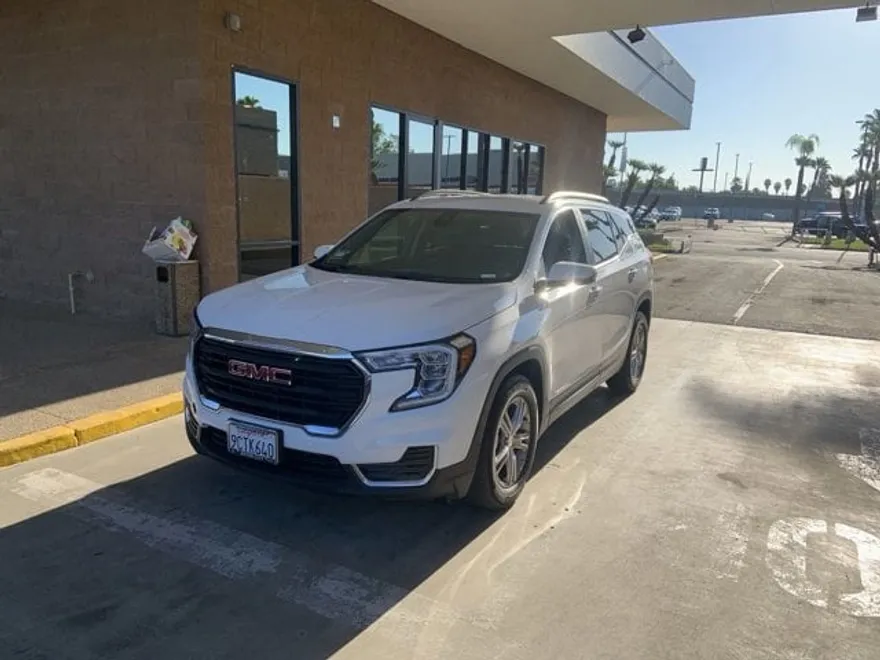 2022 Gmc Terrain SLE photo 1