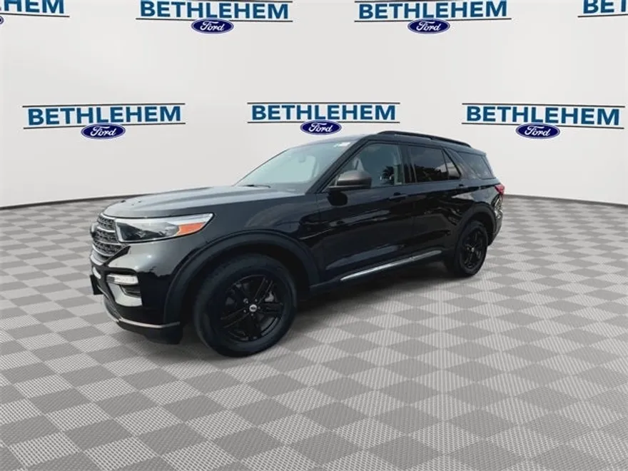 2022 Ford Explorer XLT photo 1