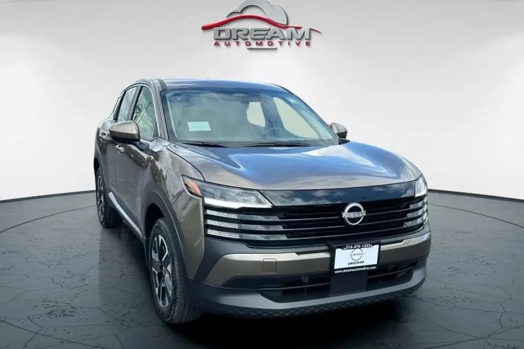 2025 Nissan Kicks SV photo 1