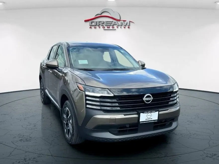 2025 Nissan Kicks SV photo 1
