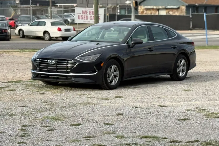 2023 Hyundai Sonata SE photo 1