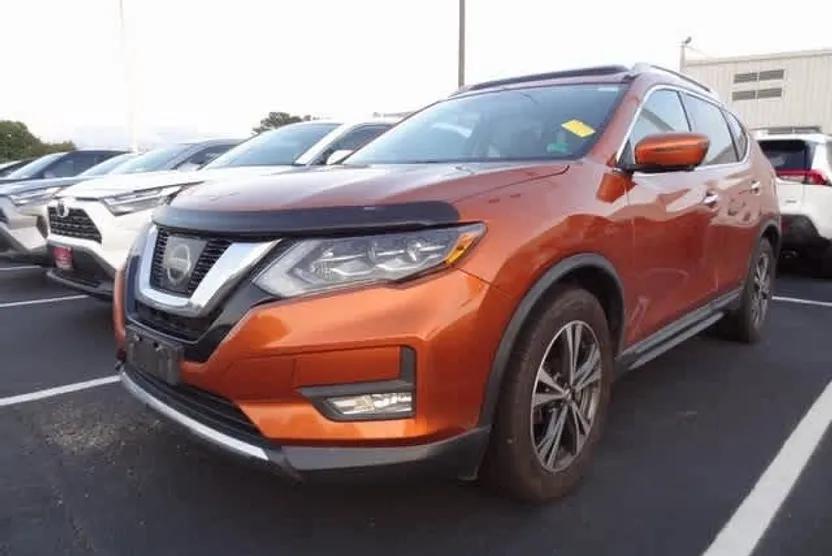 2017 Nissan Rogue SL photo 1