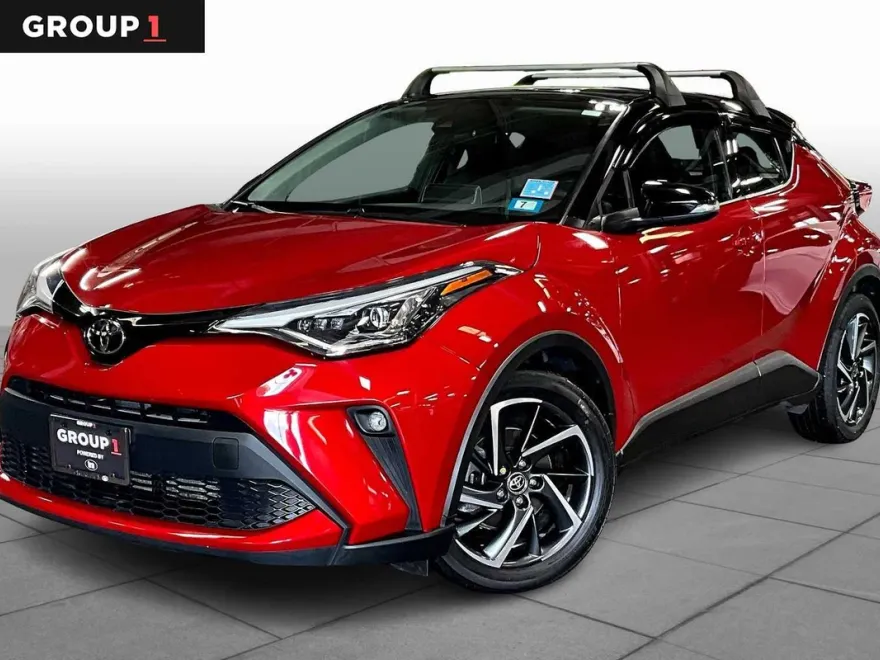 2022 Toyota C-HR Limited photo 1
