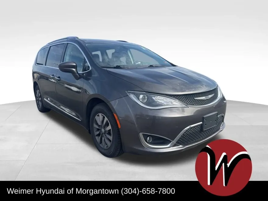 2020 Chrysler Pacifica Touring Plus photo 1