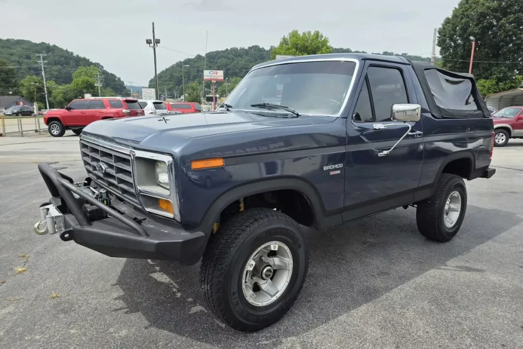 1986 Ford Bronco photo 1