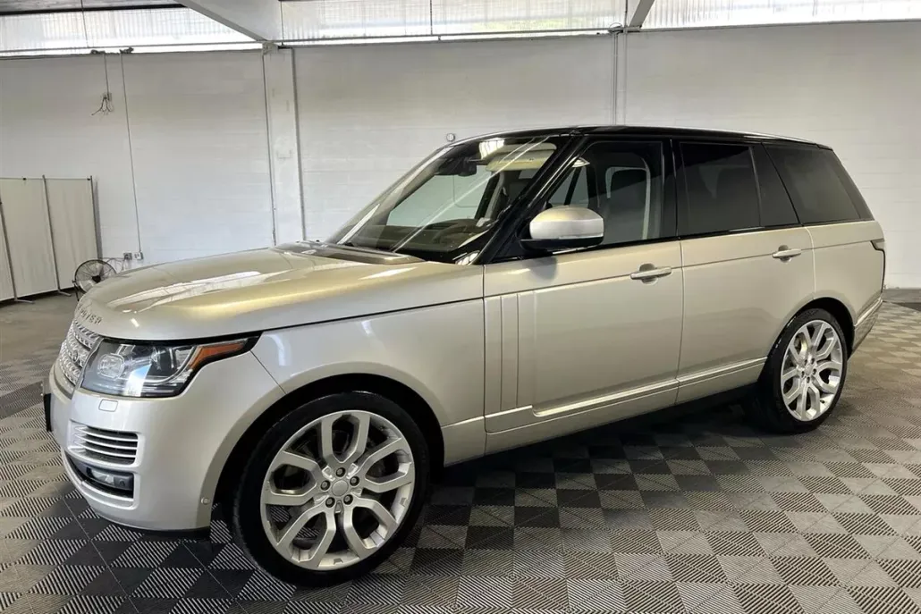 2016 Land Rover Range Rover HSE photo 1