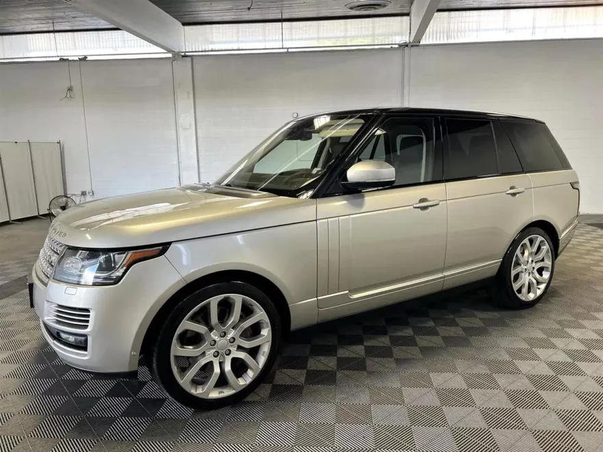 2016 Land Rover Range Rover HSE photo 1