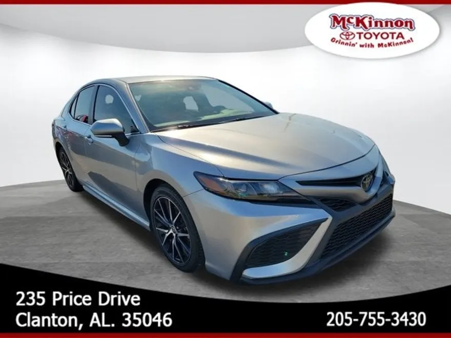 2023 Toyota Camry LE photo 1