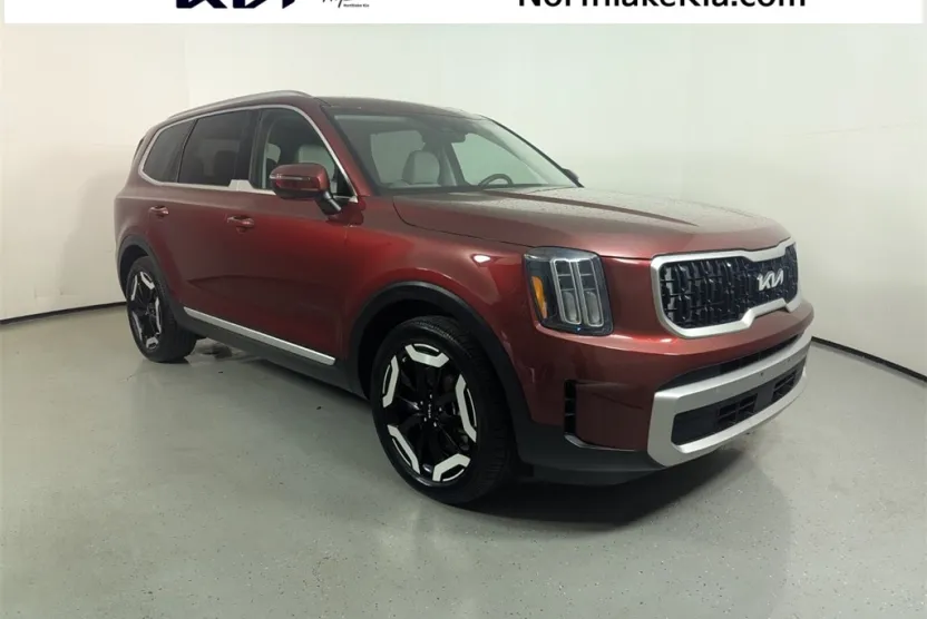 2023 Kia Telluride EX photo 1