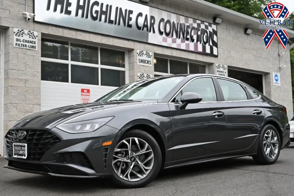 2022 Hyundai Sonata SEL photo 1