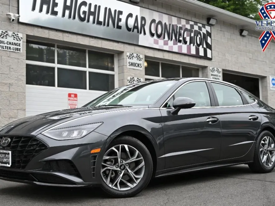 2022 Hyundai Sonata SEL photo 1