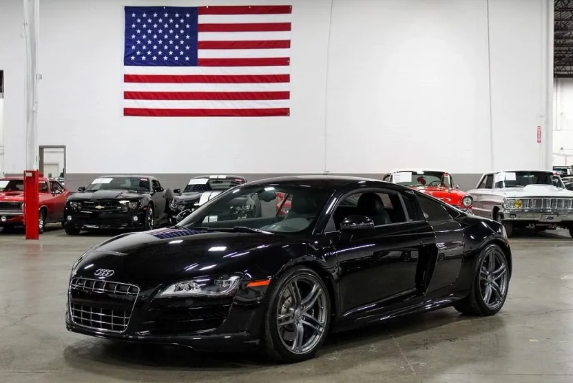 2010 Audi R8 V10 photo 1