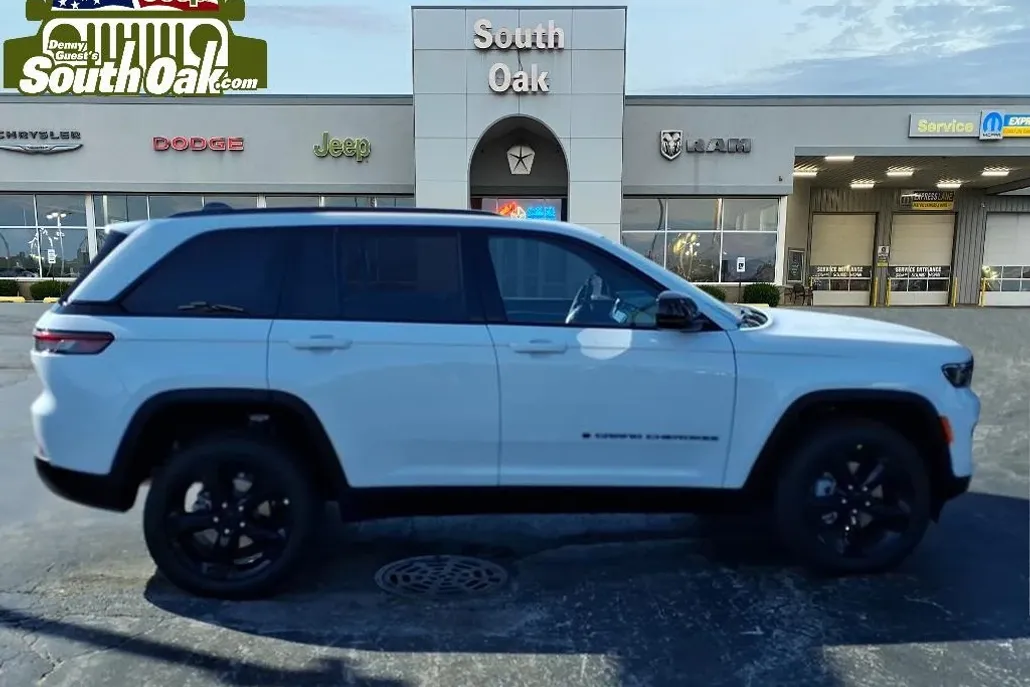 2025 Jeep Grand Cherokee Limited photo 1